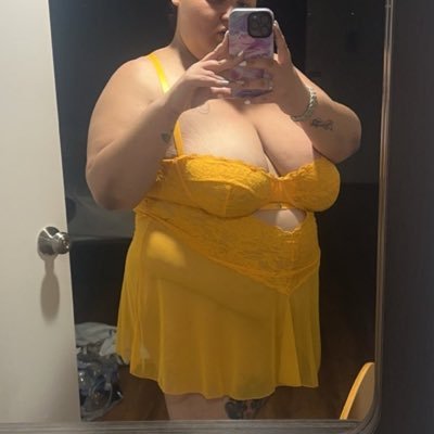25 year old horny pregnant milf 👇🏼