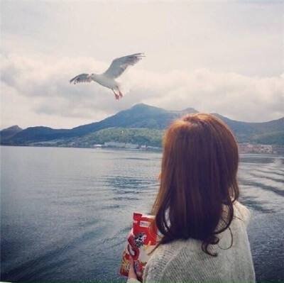 ratithi60981's profile picture. 