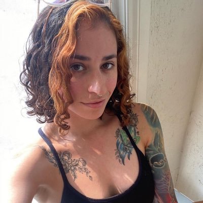 Professional hiker Content creator 🔞 She/Her🍀 Let me be your Fantasy😈