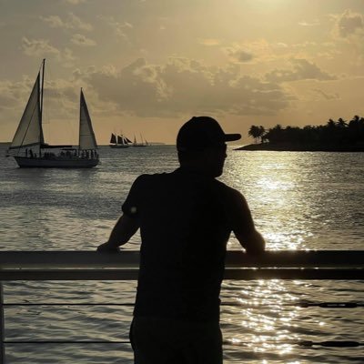 ThatWhiskeyGuy's profile picture. bourbon. beer. bacon. beach. birds. repeat. That Guy at @littlewaterdist #bornraisedbarrelaged #WrexhamAFC