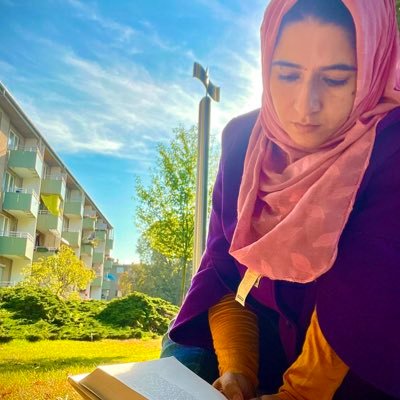 #Kashmiri. SHE. @niemanfdn fellow @Harvard. @Columbia grad. @FulbrightPrgrm fellow. 💍 @tavseefm