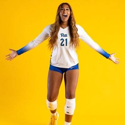 BreKelley5's profile picture. Pitt Vollehball 25”// snap- bre.kelley