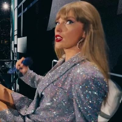 alondradumbfrfr's profile picture. half gay, swiftie, and vet student (couldn't pick a struggle)