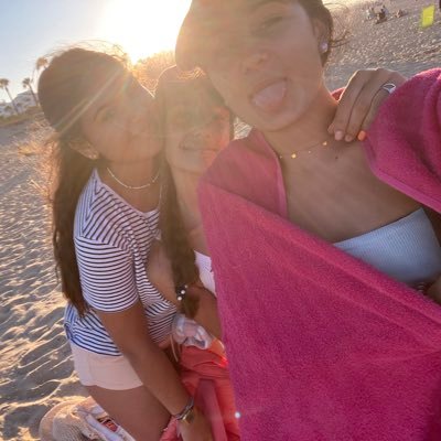 mariabbenitez_'s profile picture. 