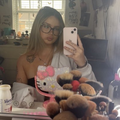 faithconlonxo's profile picture. ☄︎. *. ⋆ ⋆·˚ ༘ * 🔭🦔