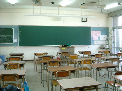学校でのあるあるをつぶやきます! 共感したらRTお願いします! !リプライを見れないことが多いのでご意見等はDMまでお願いします!