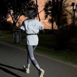 Theque292742's profile picture. 