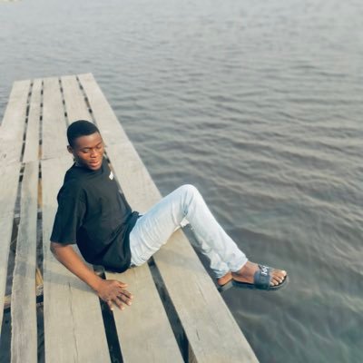 AmenRoma12's profile picture. flowers 🌸 pads 🦅