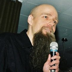 Ekonomibloggar på https://t.co/UccWSV07Qs.
Svensk i Norge. Frilansskribent, biodlare, kattägare, löpare, investerare och snåljåp med Nordens lägsta matkonto.