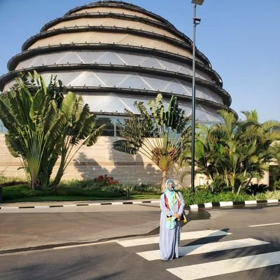 Artefa2's profile picture. I work in environmental protection in conflict areas. The first Yemeni woman to remove war waste artefa738375637w@gmail.com