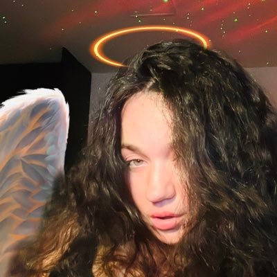 Hlorka_'s profile picture. 