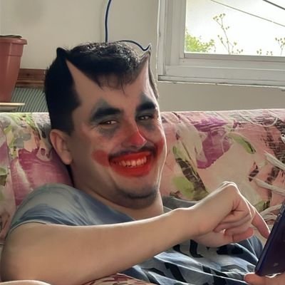 Na rave ou na Netflix
Desenvolvedor que às vezes faz código que funciona
