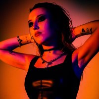 Polly👻 (@_hate_but_love_) 's Twitter Profile