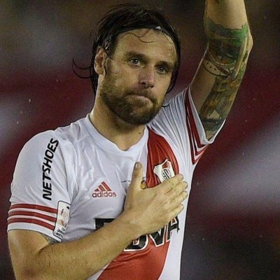 leannvf27's profile picture. 