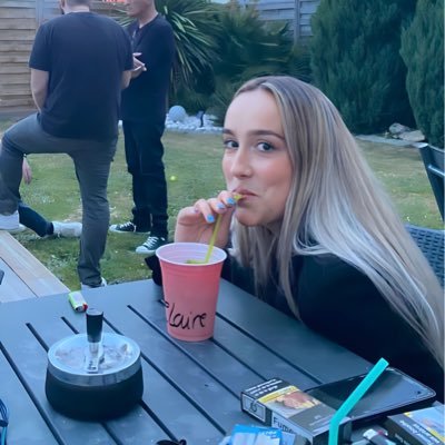 clairebmrd's profile picture. Cloemie 🤓🛴