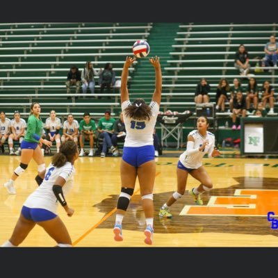 2025🏐 / OH/RS /S| 5”10| Montwood HS #15 | Email-pompasimone15@gmail.com | Club- Texas storm volleyball academy