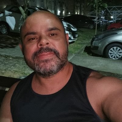 FELIZ e apaixonado por gatos, rádio, música e as vezes comento o que tá passando na TV.