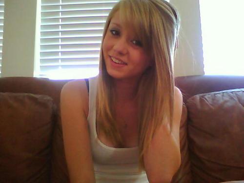 mgCChelsea_ged's profile picture. Yet another Christmas alone... anyone single? add me at http://go-u‌r‌l.in/44V