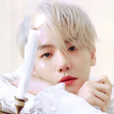 EX6✨@B_hundred_Hyun✨🕺🕺💘 케이팝 전설 케럴레스케럴레스슛덴어니버스앤어니버스