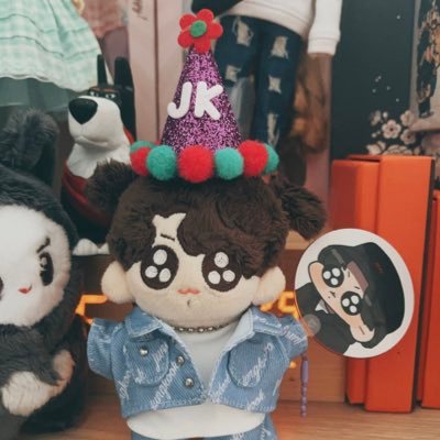 방탄사랑해. 관은 보라색으로 짜주세요.. 유골은 위버스택배박스로../솜뭉치와 각종 꾸미기로 돌아갑니다~^^💜