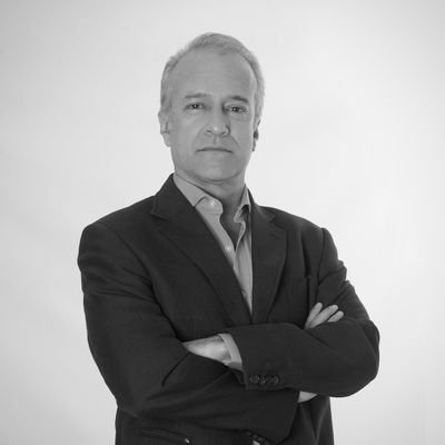 Emprendedor y Congresista de la República 2021-2026 -
Primer Vicepresidente del Congreso de la República
nano@nanoguerra.com
