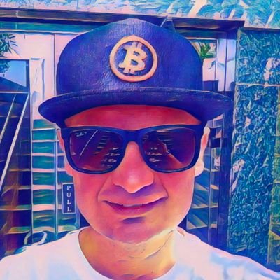 Dreamer
Believer 
Bitcoin
Living in UK