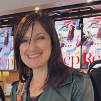 Elizabeth Lee (@ekleewriter) 's Twitter Profile