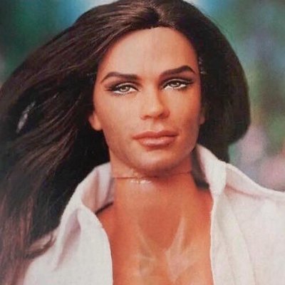 Glamyaeyo's profile picture. Disillusioned Quebecer, having fun throwing pebbles at power for laughs and truth.