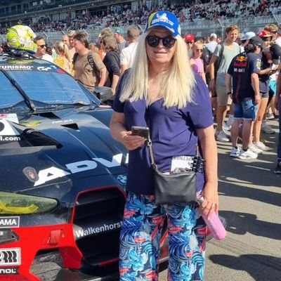 33annette33's profile picture. 