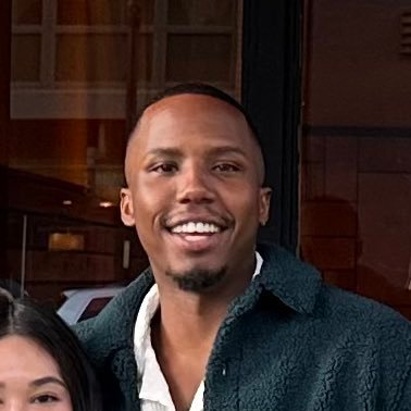 ayemuteti14's profile picture. Marketing - @ https://t.co/JbQeD21xIj 🕶️ @uscmarshall ‘21 ✌🏾