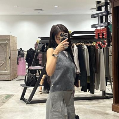 luuvsiera's profile picture. ⊹ ‧₊˚ ౨ৎ your girl is a pre-med student so please be patient with my replies | 100+ successful loan transactions 𓂃 ࣪˖ ִֶָ𐀔