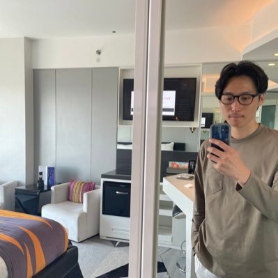 __randomwork's profile picture. +971 1996