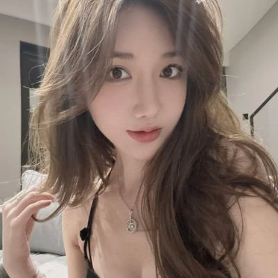 lngzimoe1895249's profile picture. 