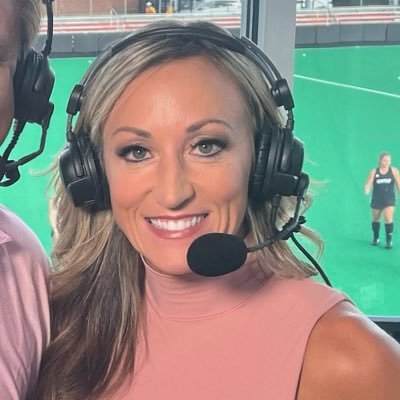 🏑 Analyst for ACCN and ESPN…🥎 PxP Broadcaster…Talker of sports…Competitor of everything…Recovering bodybuilder…Mother of two humans and a golden doodle.