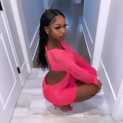 24🥰   Ig: Queennn.teee