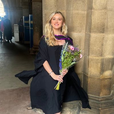 Languages lover🌍! PGDE Secondary Student @StrathEDU 23/24🇪🇸🇫🇷! @UofGlasgow 2023 Graduate in MA Honours French & Spanish👩🏼‍🎓