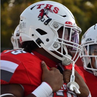 DT/DE~|5’10 255|Class of ‘24|Taft highschool /1st team all district Defensive MVP/lead tackles in district for DT@jamarianwatson238787@gmail.com. #2105858230