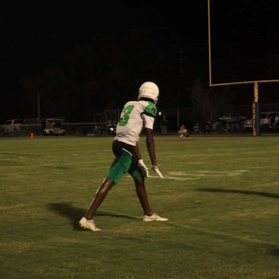 Haines City Senior Highschool ‘24 | WR | 6’2 170lbs | 3.78 GPA | jeanalbertjrr@icloud.com Cell: 8633305262