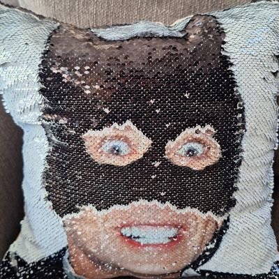 KnagrocK's profile picture. Flawless and Imperfect; Seeking only peace and a peerless box to rot my days away inside 🪰