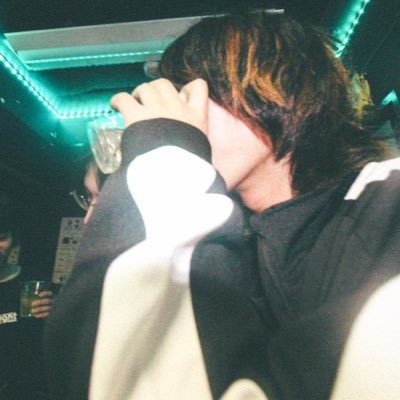 DisGust yewボーカルギター