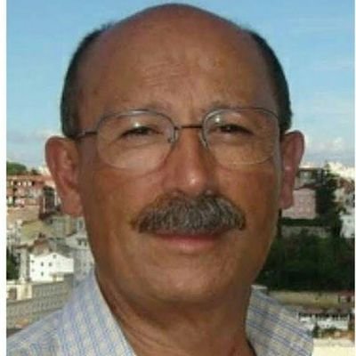 Monra03231136's profile picture. A veces uno elige de qué lado estar simplemente viendo quiénes están del otro lado.

En un mundo lleno de hipócritas los sinceros somos los malos.