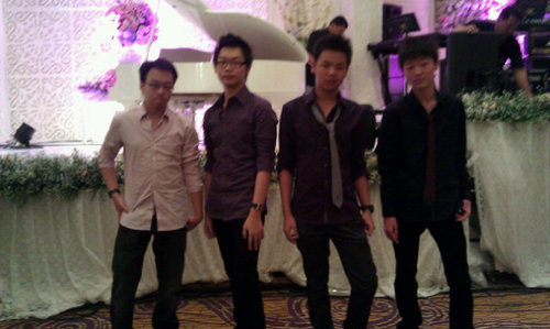 975739363's profile picture. 我想我会恋爱和她