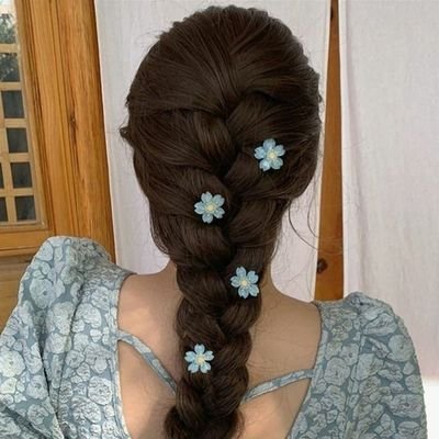 RdinaYDv's profile picture. اما اليقين فلا يقين...
