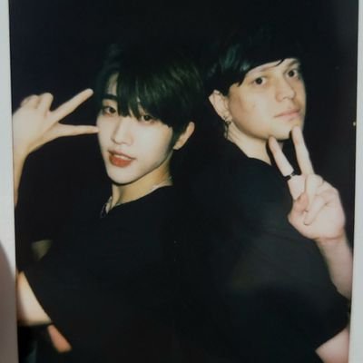 MULTIFANDOM
Eu gosto de discutir sobre música e ir longe pegando referências culturais, mas na real sou só mais um surtado pelos artistas que gosta
ele/dele