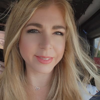 Family First 💖 Proud CCISD Teacher 👩🏼🏫 Books are Life 📚 Never Stop Learning ✨️
