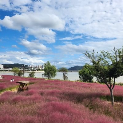 LarryDarrel_1's profile picture. 