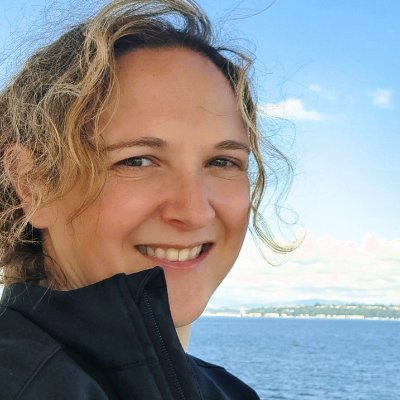 I love beauty, adventure, order in chaos, & the search for understanding. Thus, I'm a mathematician. @the_IAS member, topologist, soccer addict. Views my own