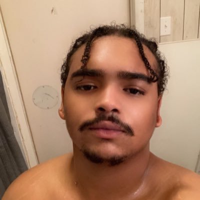 Mr52Trouble812's profile picture. 