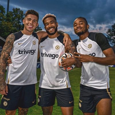 LeBron_May9323's profile picture. Chelsea Fan 💙
LeBron James Biggest Fan ❤🙌
Laker Fan 💜💛