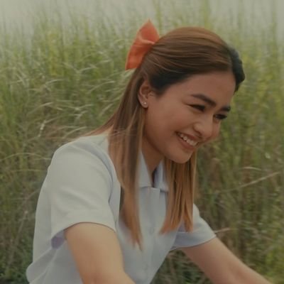 lyzacastillo12's profile picture. 